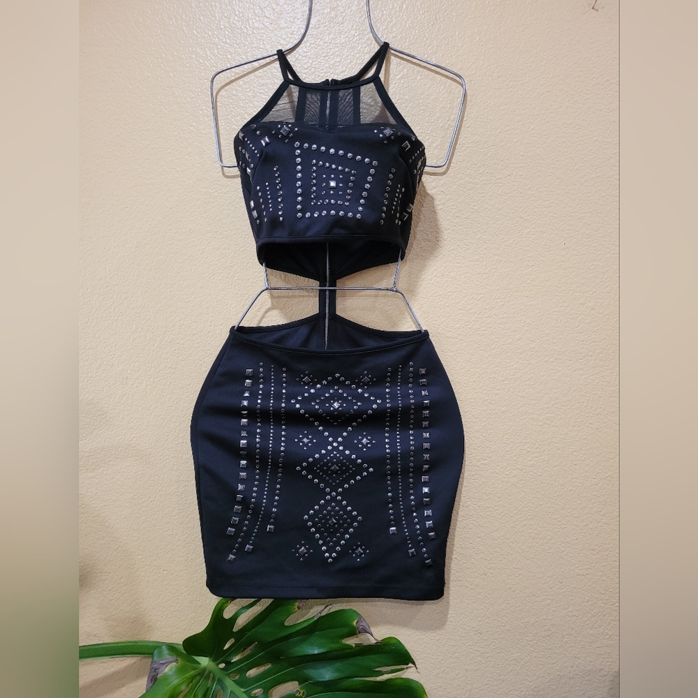2b bebe dress